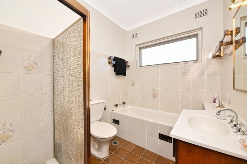 8 Jones Avenue Kingsgrove NSW, Kingsgrove - Thumbnail 4