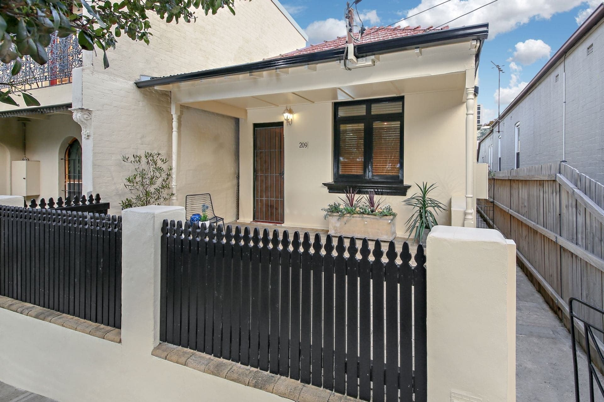 209 Corunna Road Stanmore NSW, Stanmore - Thumbnail 2