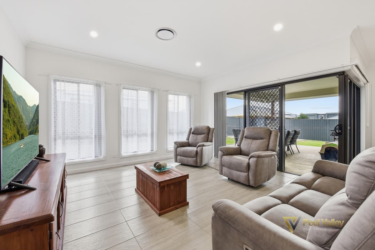 20 Grand Meadows Drive, TAMWORTH NSW 2340, Tamworth - Thumbnail 3