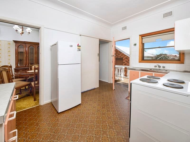 3 Renown Avenue, Miranda, Miranda - Thumbnail 4
