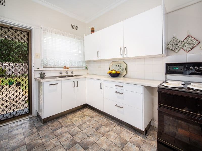 27 Drummond Road, Oyster Bay, Oyster Bay - Thumbnail 3