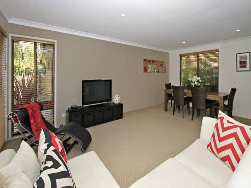85 Como Road, Oyster Bay, Oyster Bay - Thumbnail 2