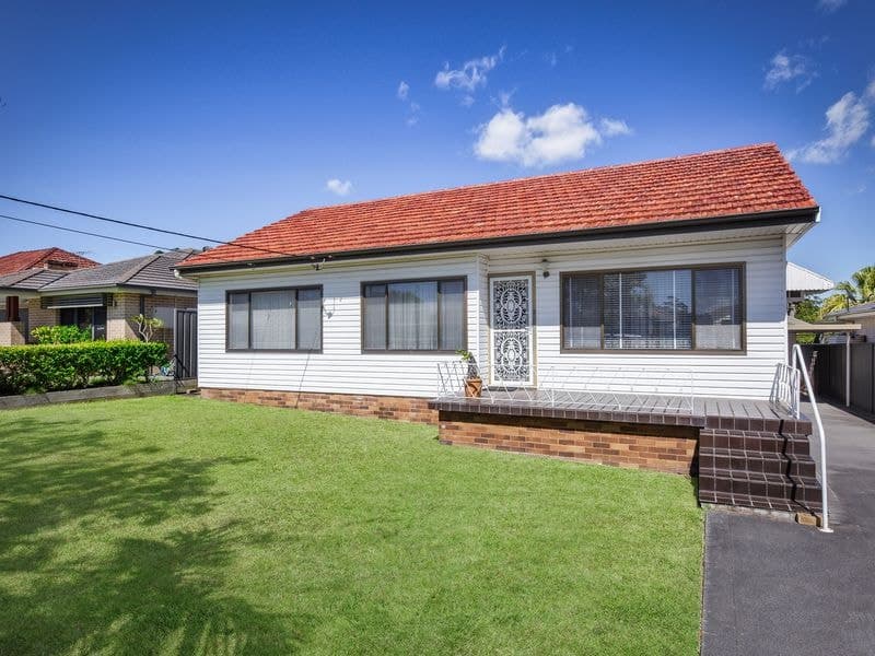 11 Renown Avenue, Miranda, Miranda - Image 1