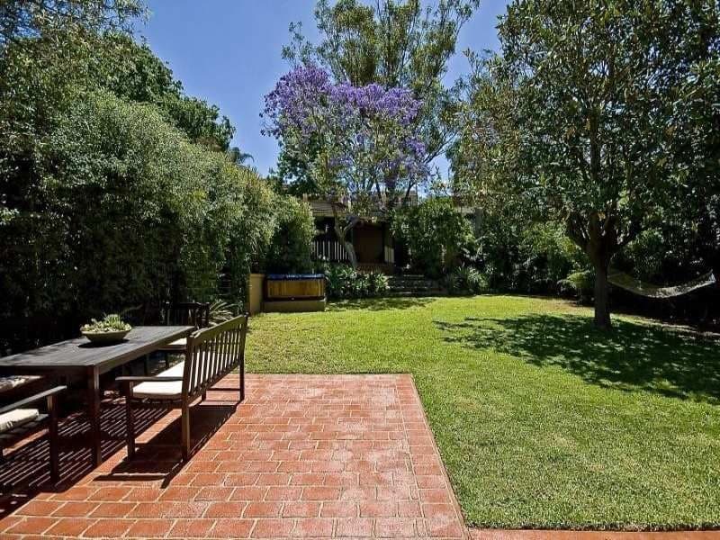 29 Manning STREET, Oyster Bay, Oyster Bay - Image 1
