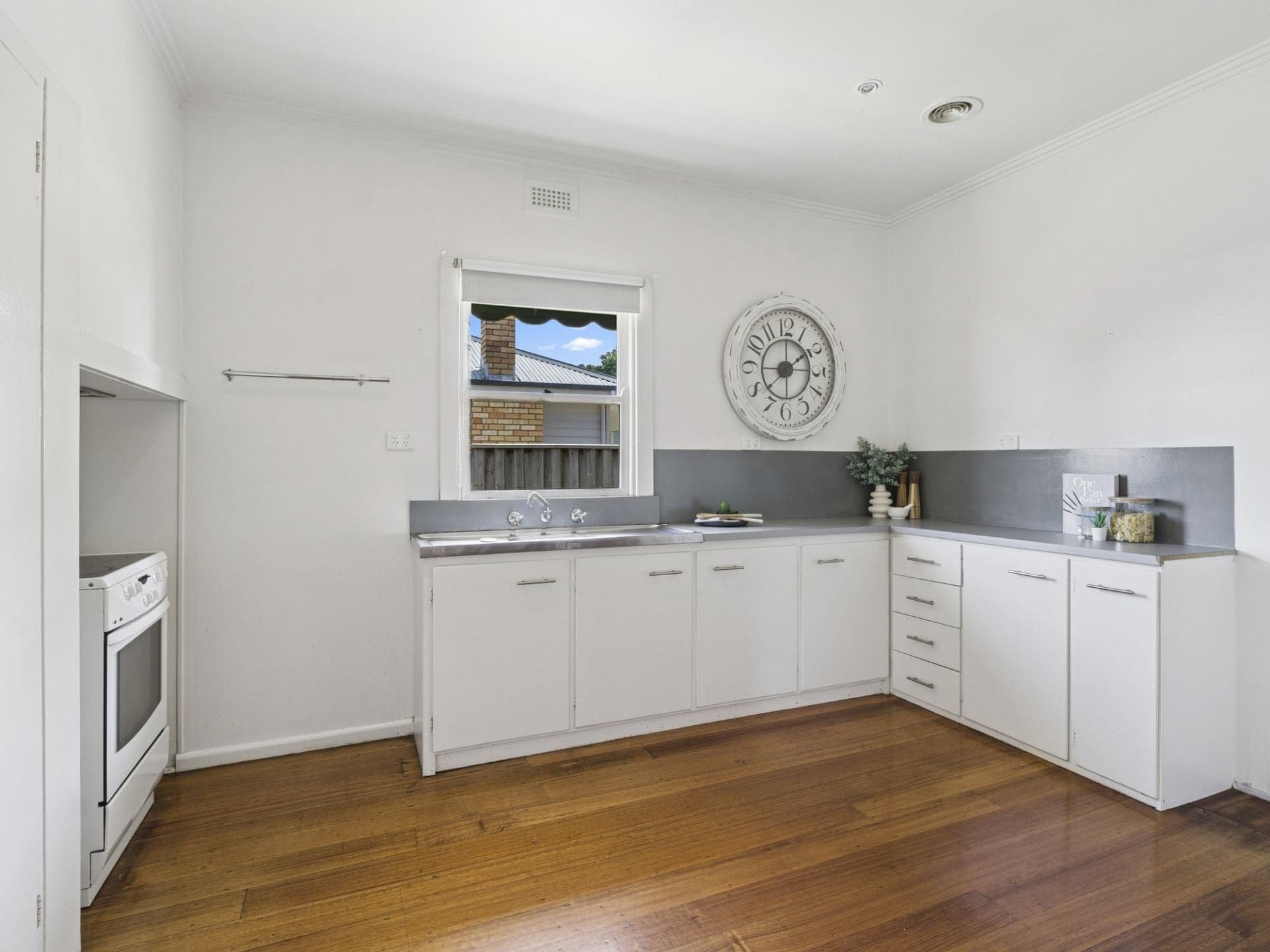 17 Armstrong Street Colac VIC, Colac - Thumbnail 8