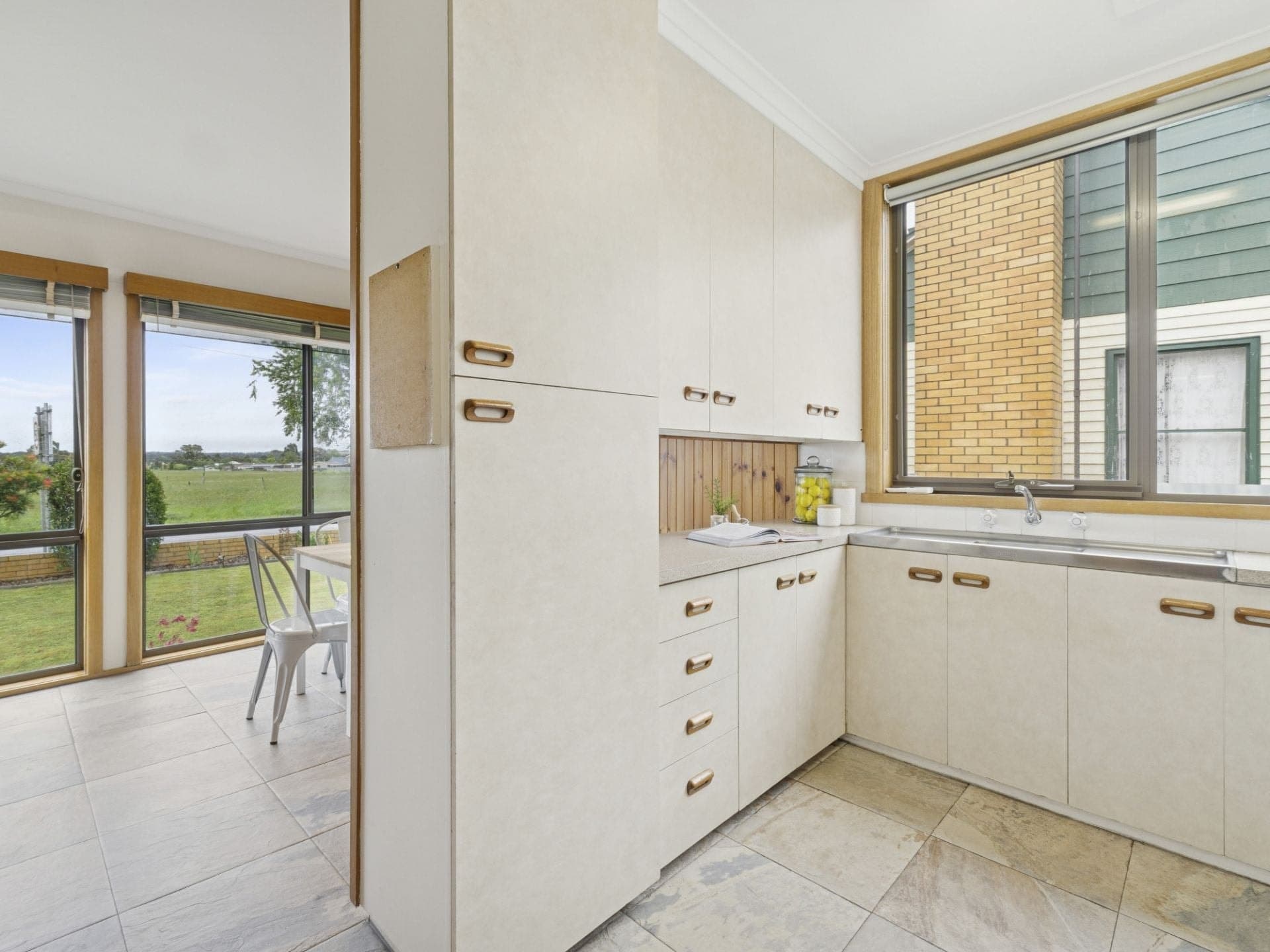 132 Armstrong Street Colac VIC, Colac - Thumbnail 7