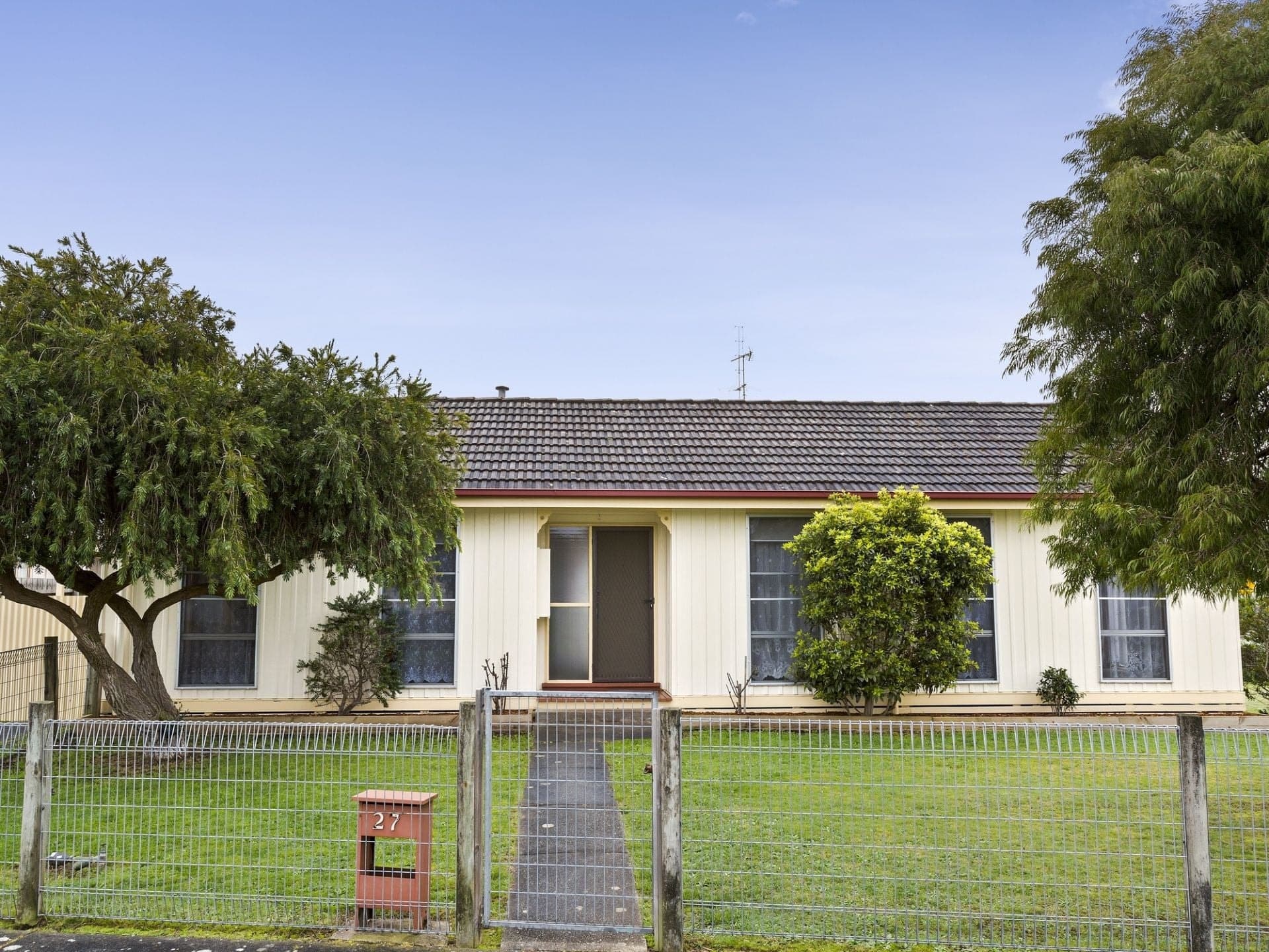 27 Donaldson Street COLAC VIC, Colac - Thumbnail 2