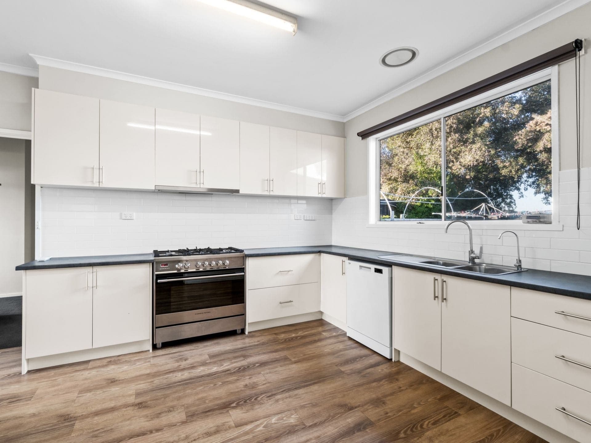 12 Carr Street Colac VIC, Colac - Thumbnail 2
