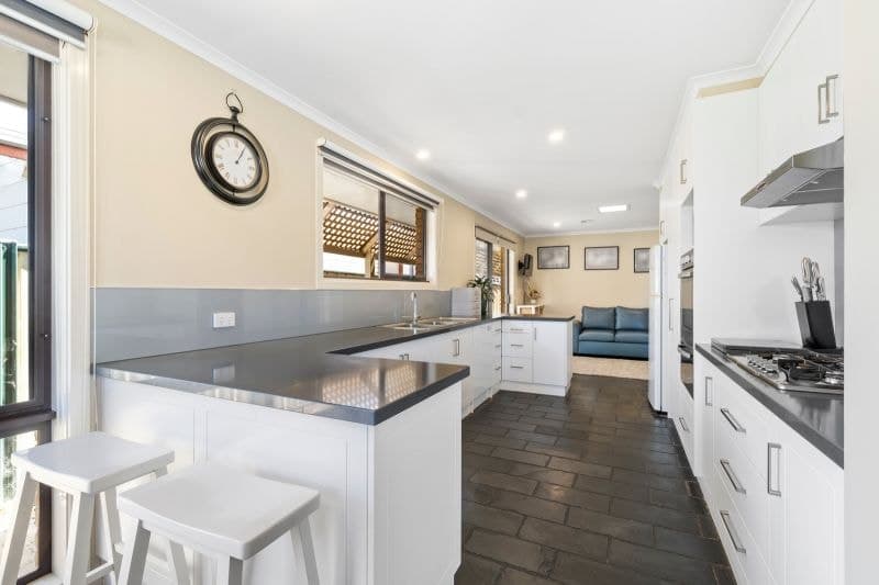 19 Hill Street Colac VIC, Colac - Thumbnail 2
