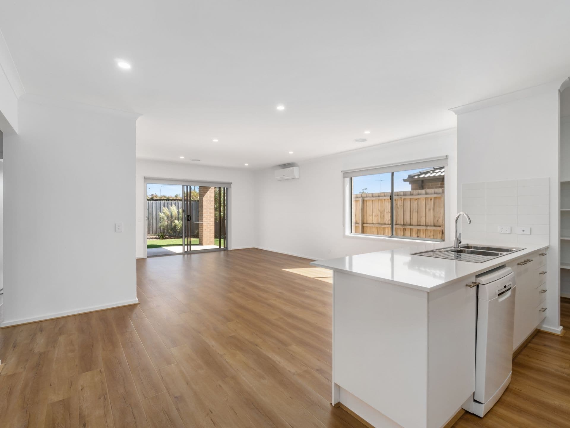 1 Sinclair Close Winchelsea VIC, Winchelsea - Thumbnail 3
