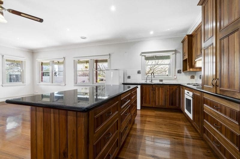 49 Gravesend Street Colac VIC, Colac - Thumbnail 2