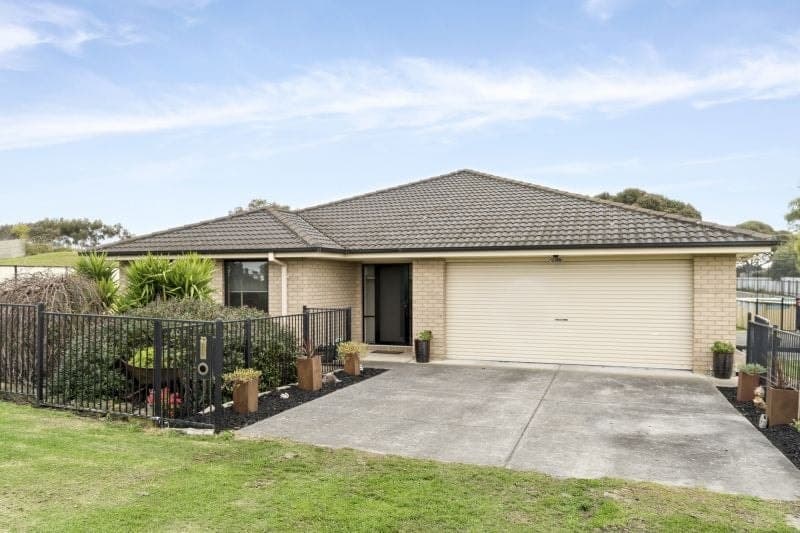 25 Coulston Street Beeac VIC, Beeac - Image 1