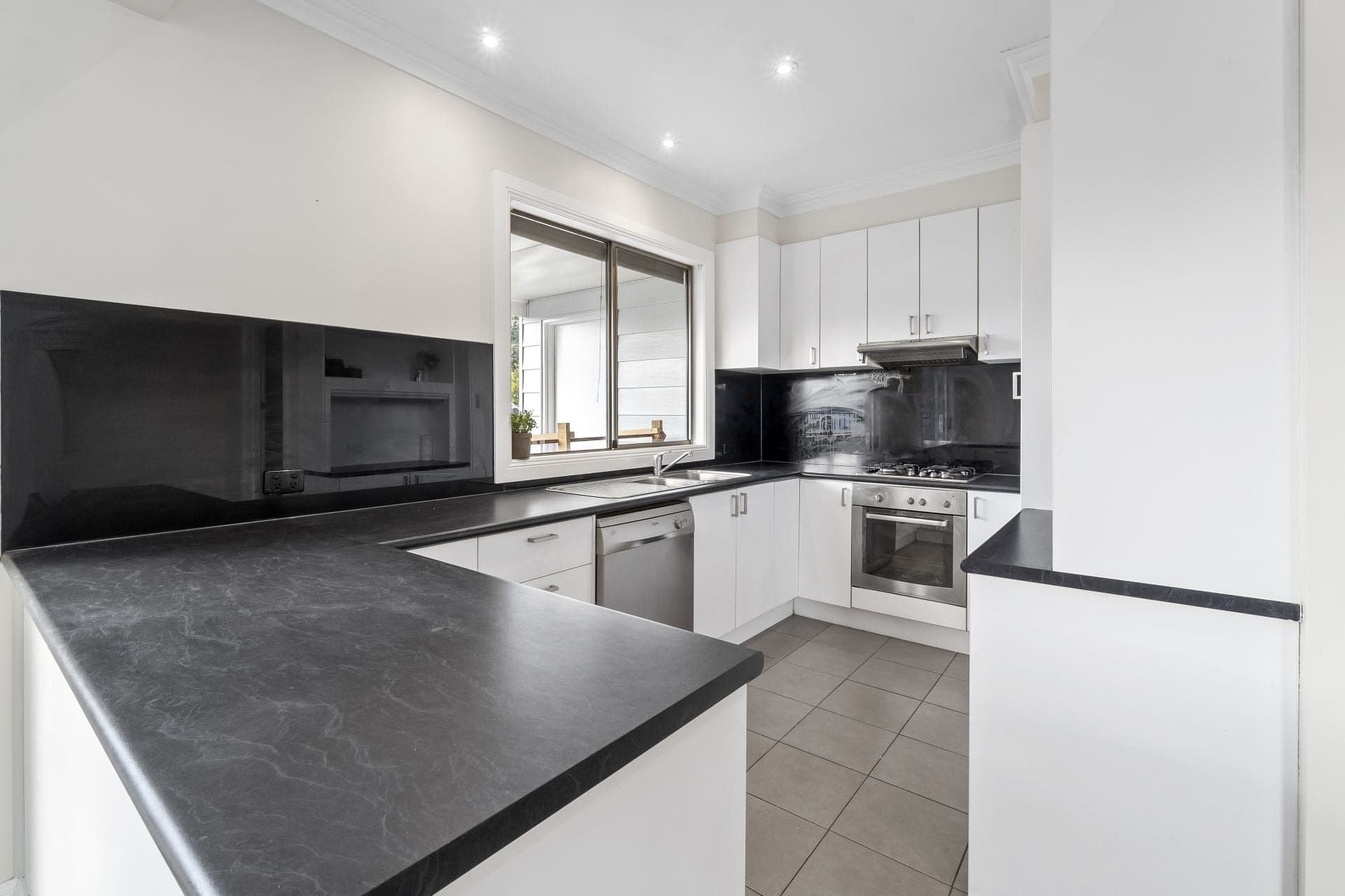 15 Thompson Street Colac VIC, Colac - Thumbnail 2