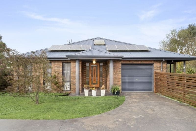 2/4 Nankivell Street Colac VIC, Colac - Image 1