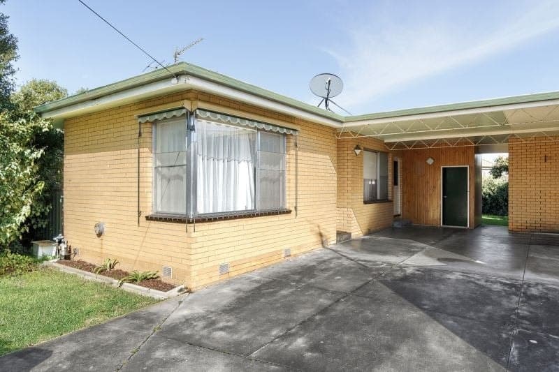 2/16 Jennings Street Colac VIC, Colac - Image 1
