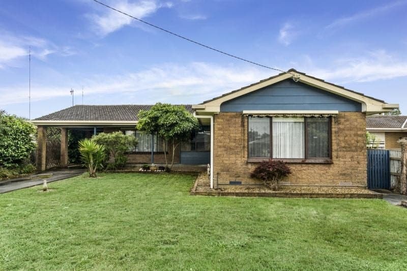 2 Batson Crescent Elliminyt VIC, Elliminyt - Image 1