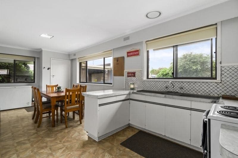 2 Batson Crescent Elliminyt VIC, Elliminyt - Thumbnail 2