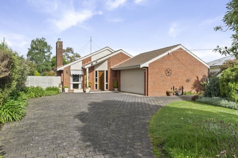 10 Armstrong Street Colac VIC, Colac - Image 1