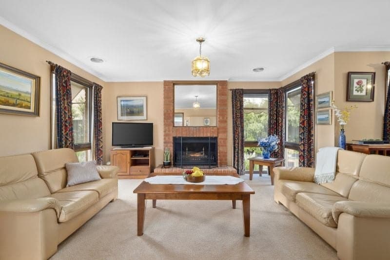 10 Armstrong Street Colac VIC, Colac - Thumbnail 2