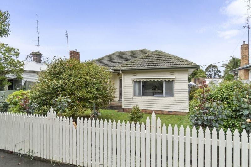 46 Gravesend Street Colac VIC, Colac - Image 1