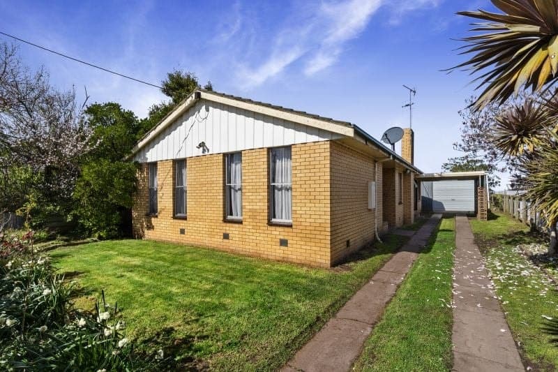 12 Old Port Campbell Road Cobden VIC, Cobden - Image 1