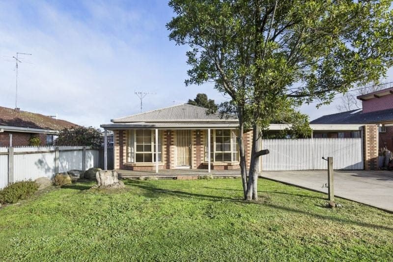 25 Begley Street Colac VIC, Colac - Thumbnail 2