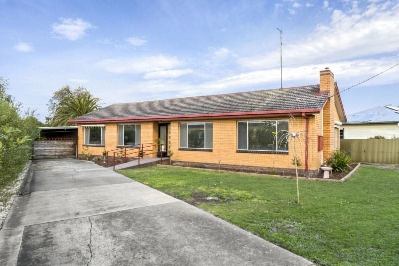 14 Sinclair Street Colac VIC, Colac - Image 1