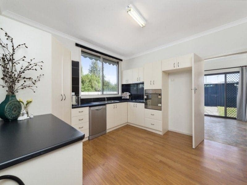 15 Selwood Street COLAC VIC, Colac - Thumbnail 3
