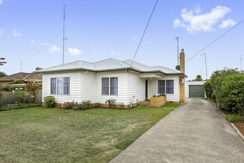 9 Farrington Street Colac VIC, Colac - Image 1
