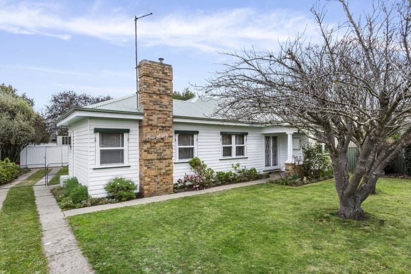 160 Hearn Street Colac VIC, Colac - Image 1