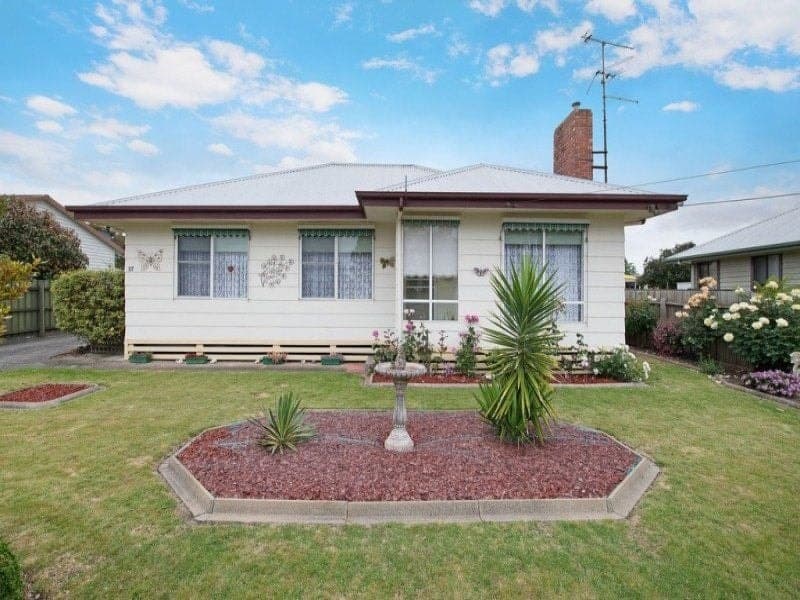 37 Stewart Street COLAC VIC, Colac - Image 1
