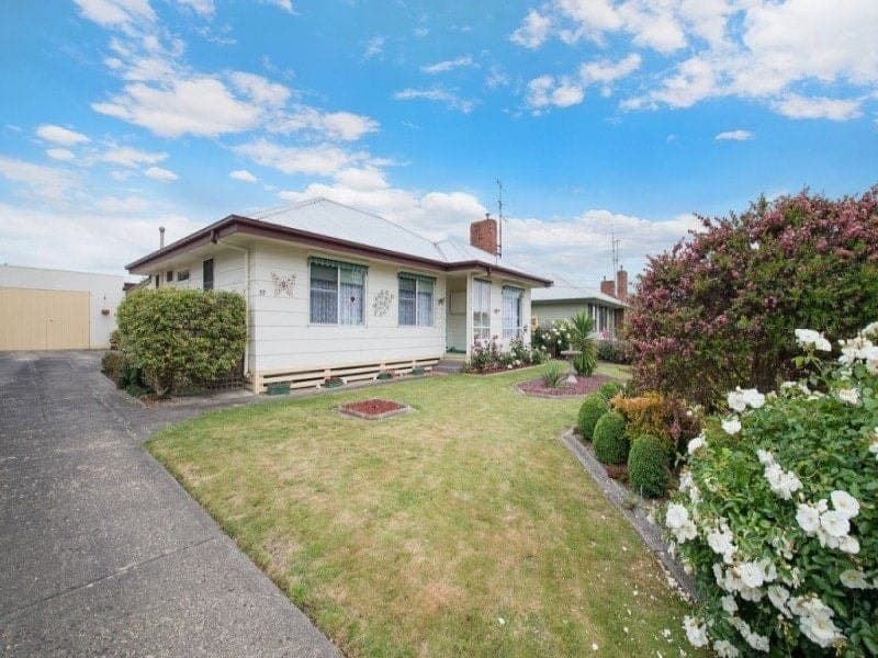 37 Stewart Street COLAC VIC, Colac - Thumbnail 2