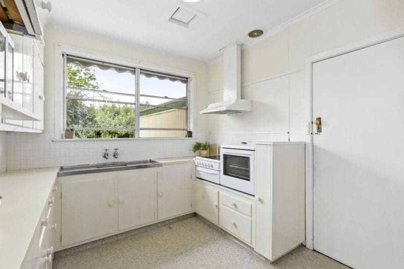 12 McLeod Street Colac VIC, Colac - Thumbnail 2