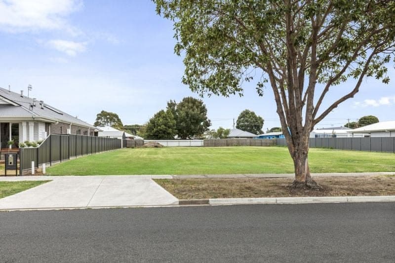 13 Edgar Street Colac VIC, Colac - Thumbnail 2