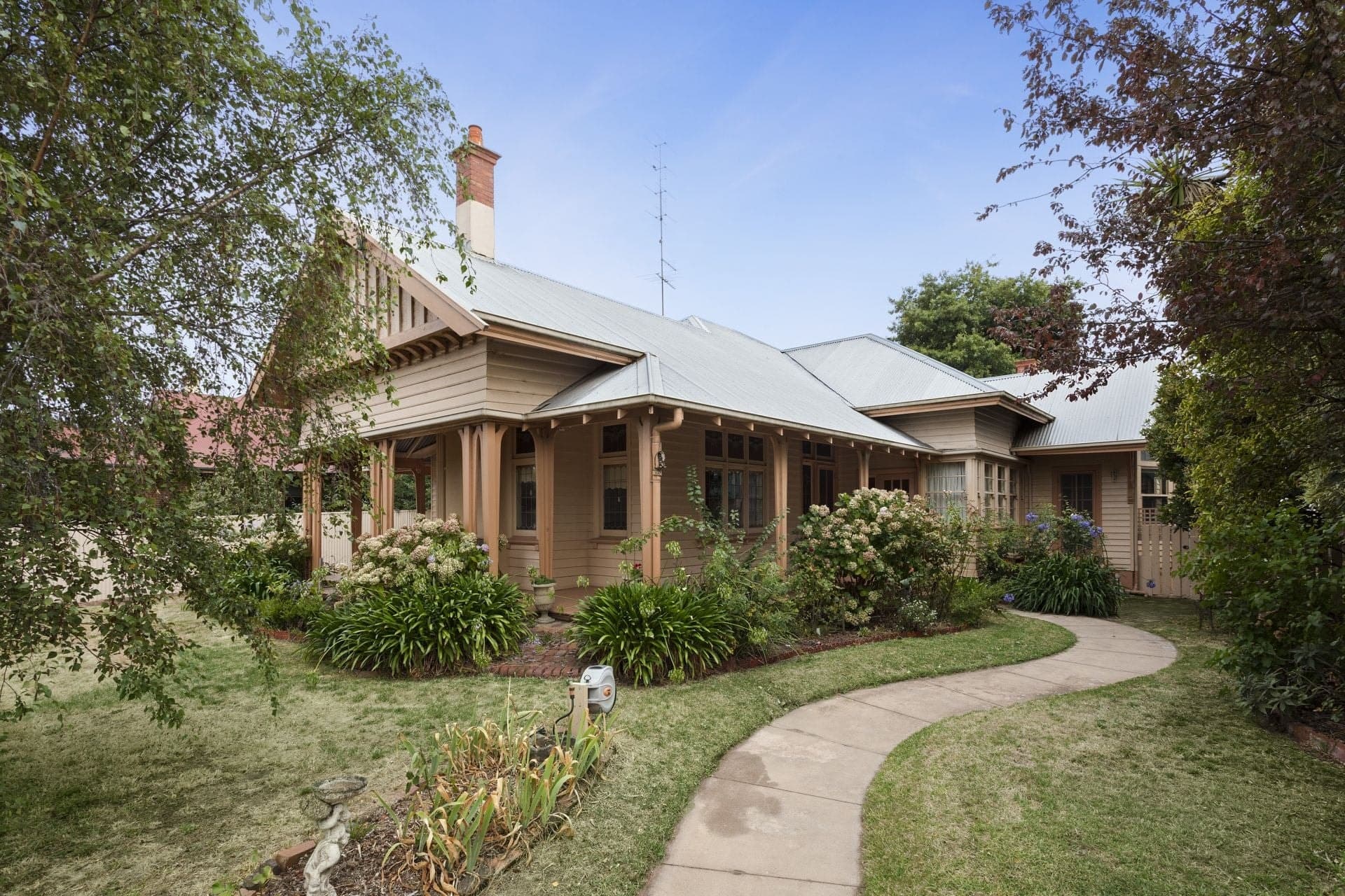 27 Pollack Street Colac VIC, Colac - Image 1