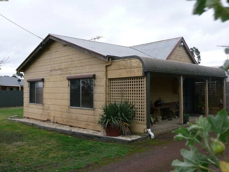 30 McGonigal Street COLAC VIC, Colac - Thumbnail 6