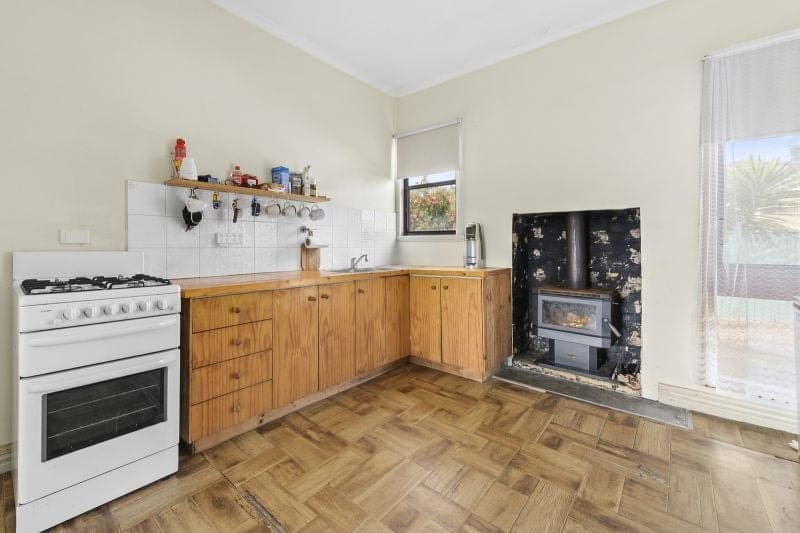 68 Mitchell Street Cobden VIC, Cobden - Thumbnail 2