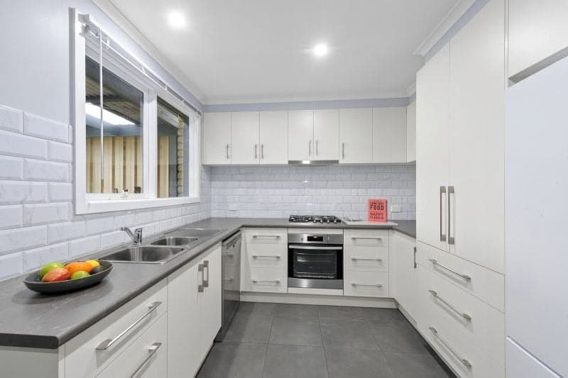 40 Stodart Street COLAC VIC, Colac - Thumbnail 2