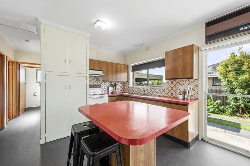 147 Armstrong Street COLAC VIC, Colac - Thumbnail 2