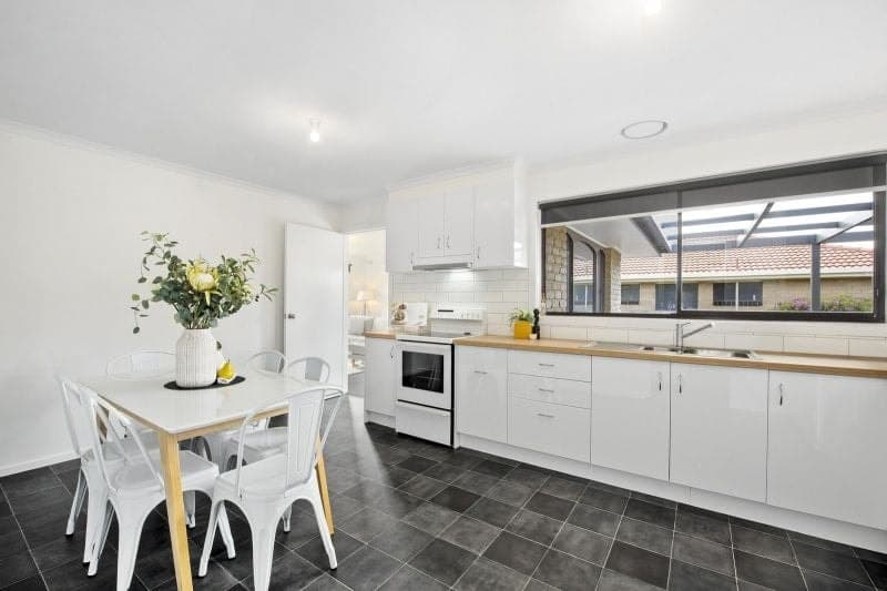 8 Ross Street COLAC VIC, Colac - Thumbnail 3