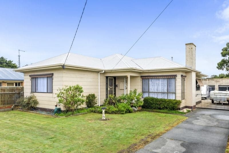 83 Wilson Street COLAC VIC, Colac - Image 1