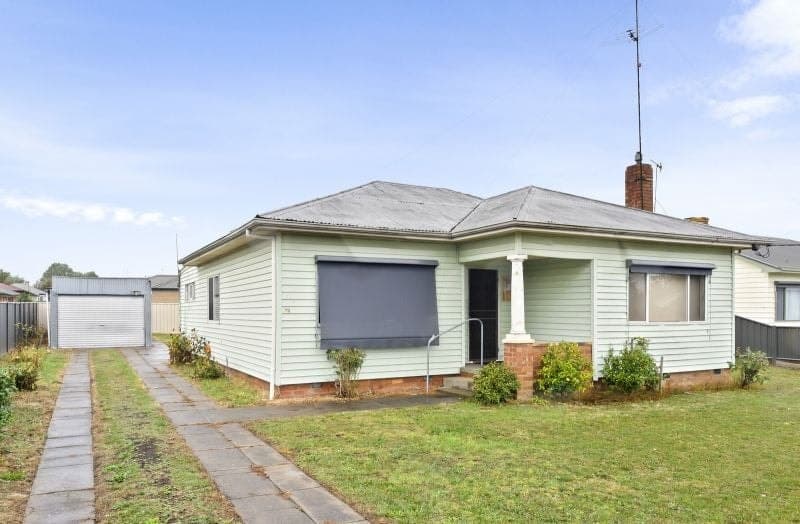 74 Hart Street COLAC VIC, Colac - Image 1