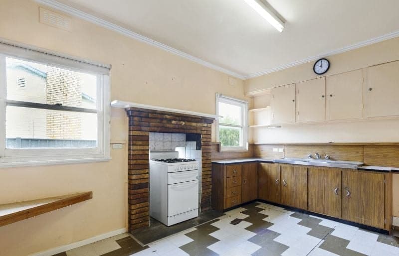 74 Hart Street COLAC VIC, Colac - Thumbnail 2