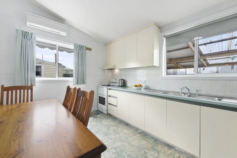 80 Hart Street COLAC VIC, Colac - Thumbnail 2
