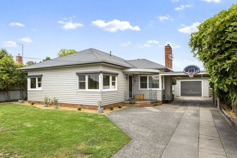 20 Thompson Street COLAC VIC, Colac - Image 1
