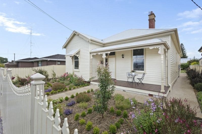 31 Manifold Street COLAC VIC, Colac - Image 1