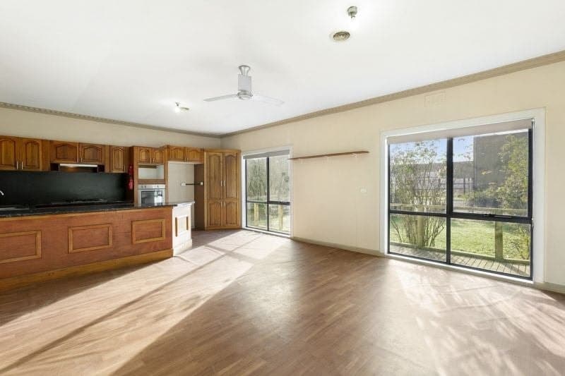87 Bruce Street COLAC VIC, Colac - Thumbnail 3