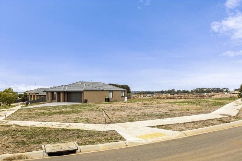1 Hakea Drive ELLIMINYT VIC, Elliminyt - Thumbnail 2