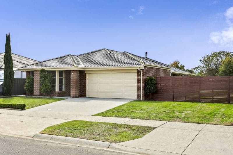 61 Imperial Drive COLAC VIC, Colac - Image 1
