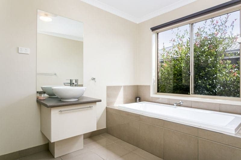 61 Imperial Drive COLAC VIC, Colac - Thumbnail 5